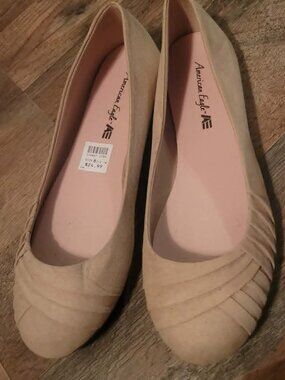 Neutral American Eagle Flats